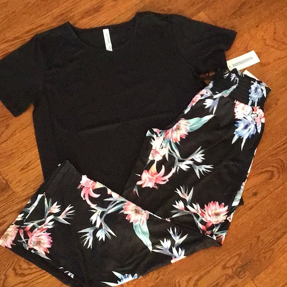 Women Flora Nikrooz 2PC Pajama Lounge Short Sleeve Cropped Pants Set Size S - Picture 2 of 11